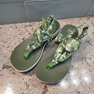 Clarks Cloudsteppers Arla Nicole Green Tropical Palm Leaf Wedge Sandals Women 8M